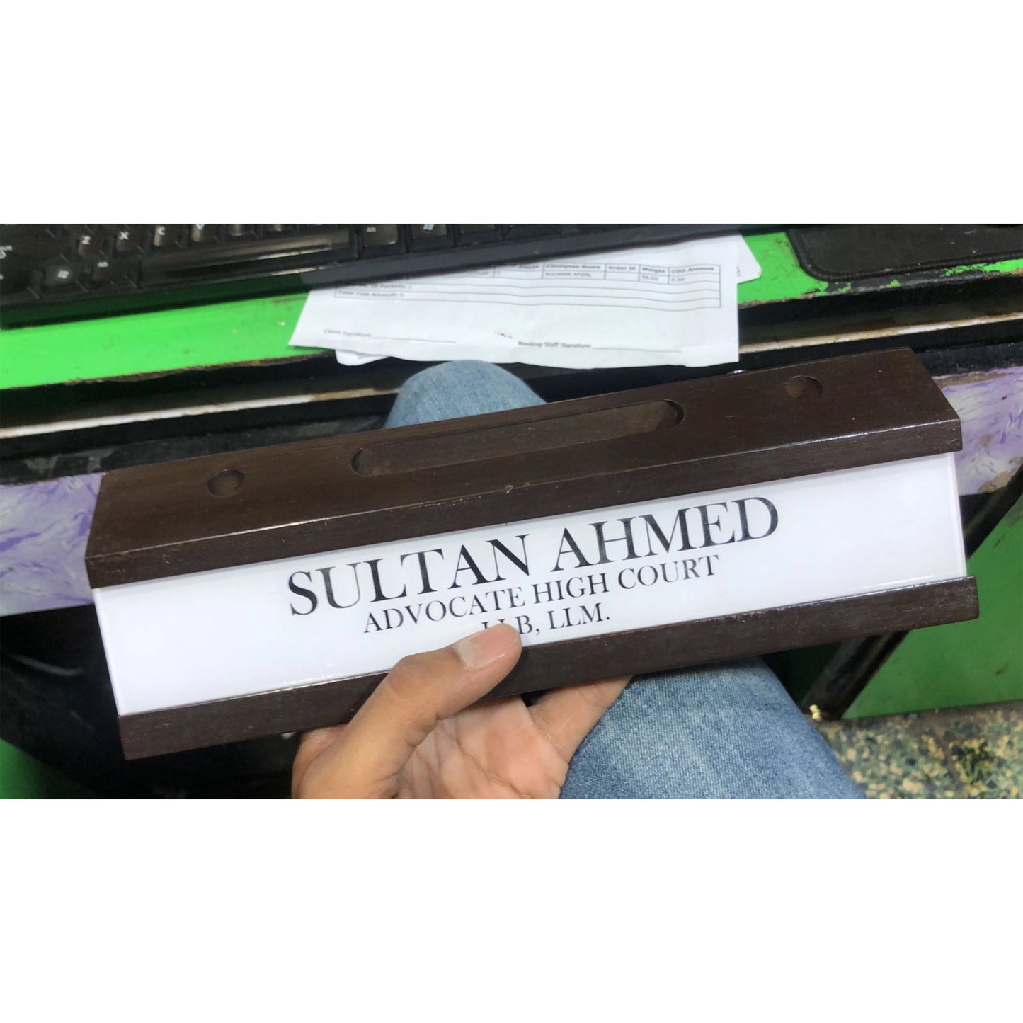 Elegant Desk Plate for Professionals | GT015