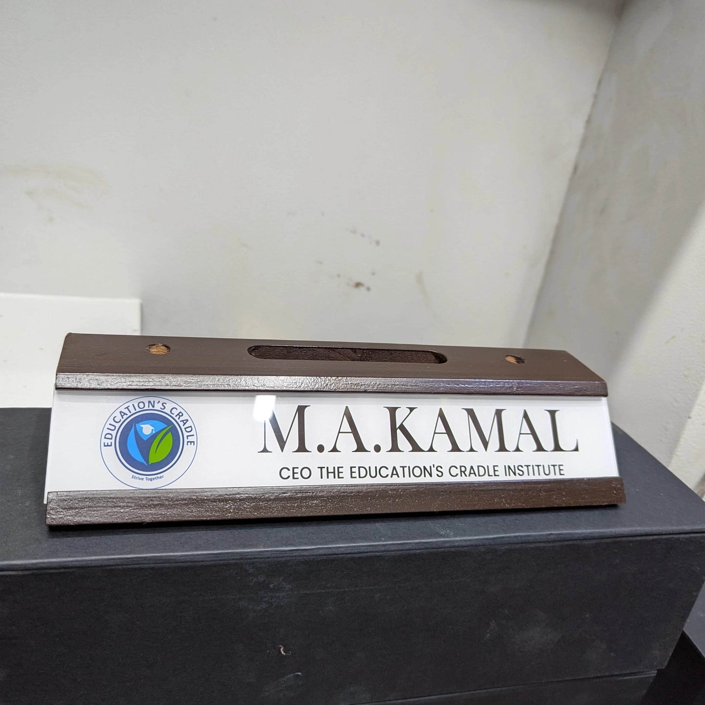 Elegant Desk Plate for Professionals | GT015 - GloriousGifts.Pk | Pakistan's 1 Office & Home Decoration Brand
