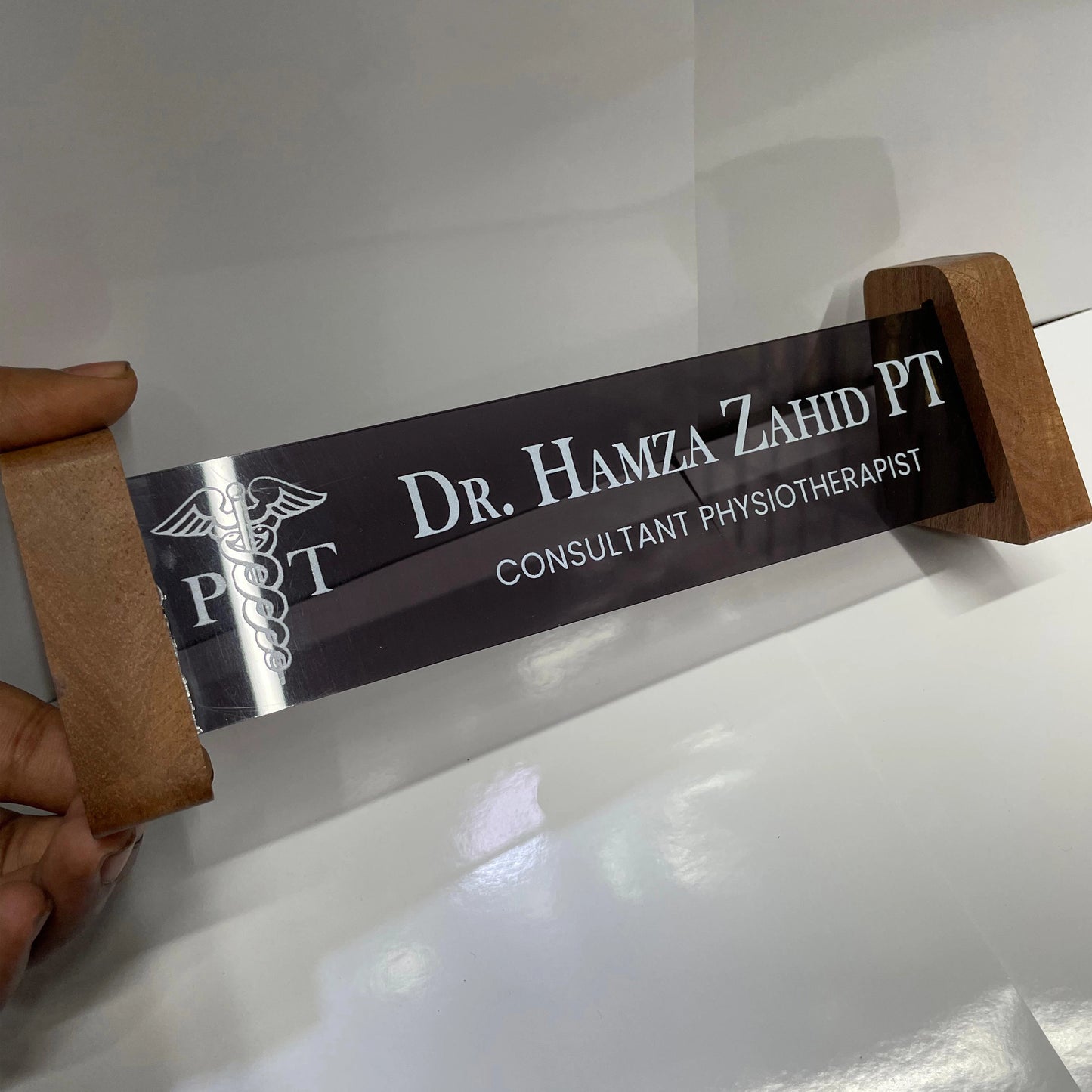Transparent Acrylic Desk Plate | GT002 - GloriousGifts.Pk | Pakistan's 1 Office & Home Decoration Brand