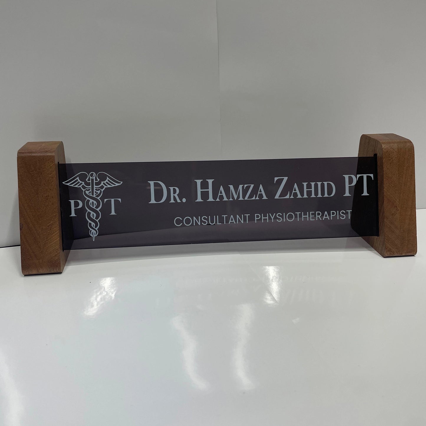 Transparent Acrylic Desk Plate | GT002 - GloriousGifts.Pk | Pakistan's 1 Office & Home Decoration Brand