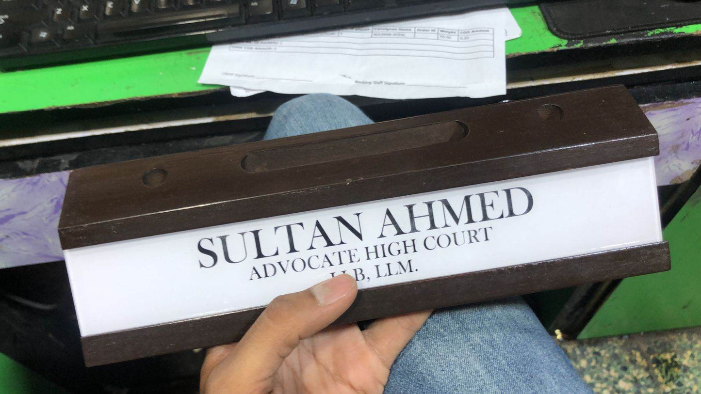 Elegant Desk Plate for Professionals | GT015