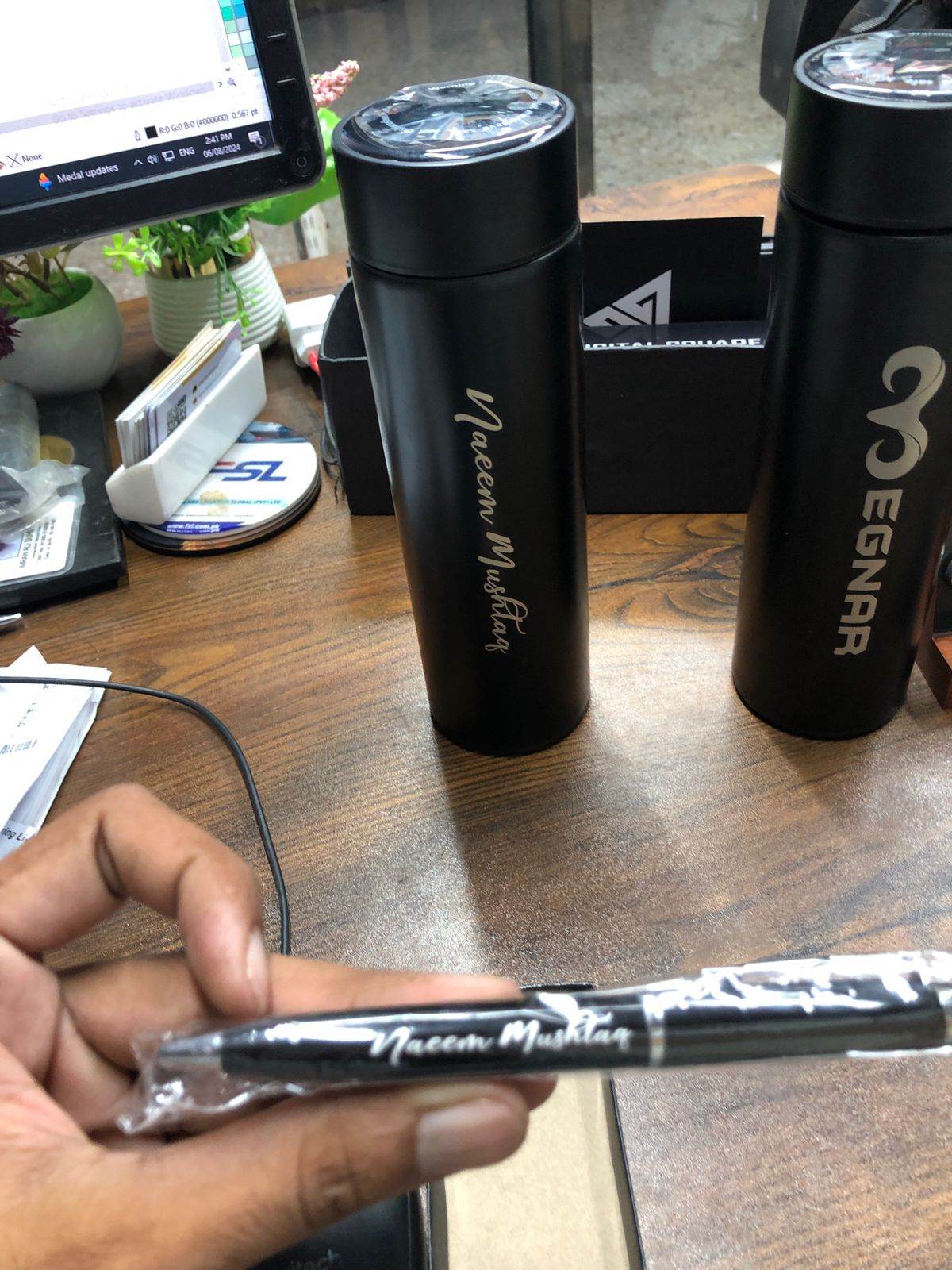 Personalized Metal Pen Temperature Bottle GD103 - GloriousGifts.Pk | Pakistan's 1 Office & Home Decoration Brand