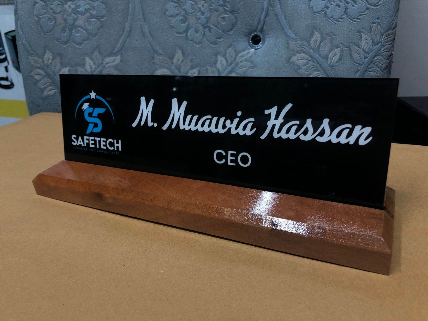 Classic Desk Plate Exclusive | GT005 - GloriousGifts.Pk | Pakistan's 1 Office & Home Decoration Brand