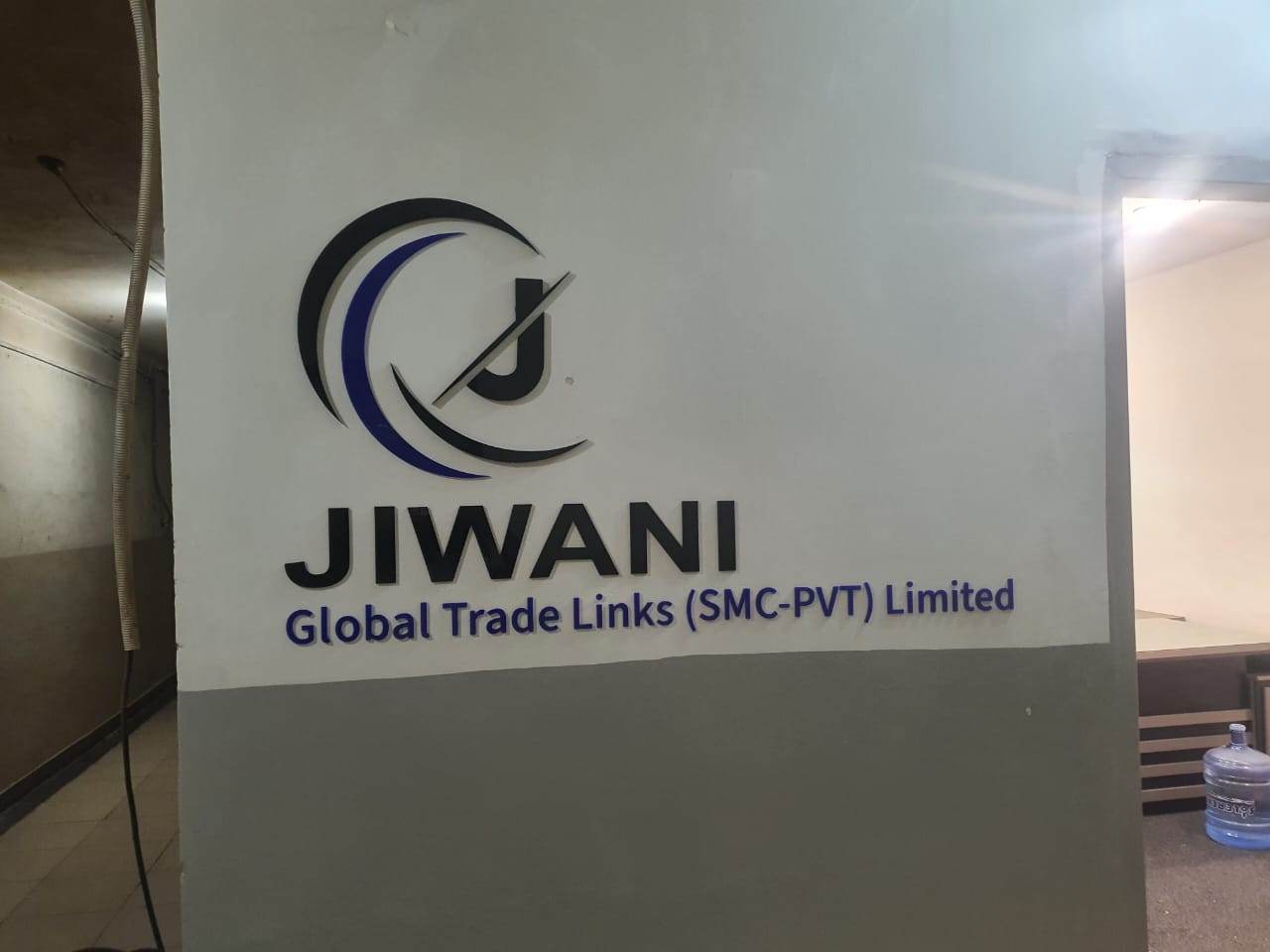 Custom Clear Acrylic Sign | GS011 - GloriousGifts.Pk | Pakistan's 1 Office & Home Decoration Brand