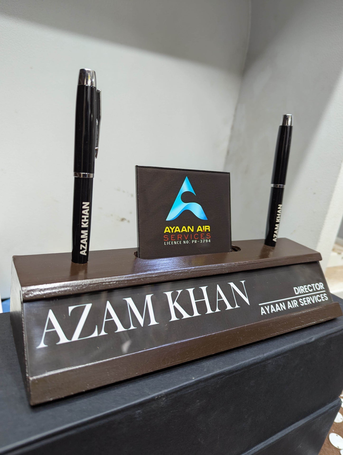 Elegant Desk Plate for Professionals | GT015 - GloriousGifts.Pk | Pakistan's 1 Office & Home Decoration Brand