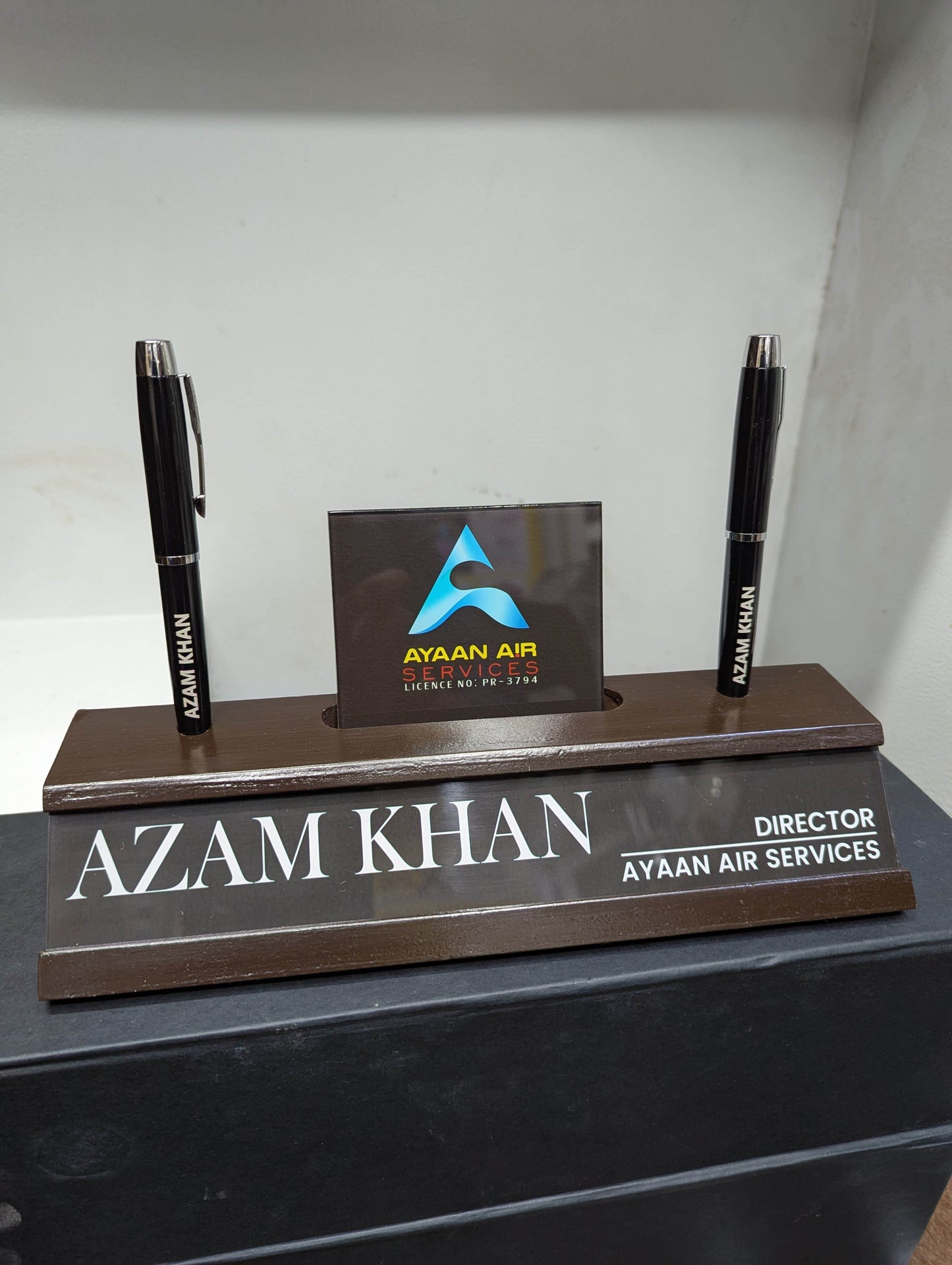 Elegant Desk Plate for Professionals | GT015 - GloriousGifts.Pk | Pakistan's 1 Office & Home Decoration Brand