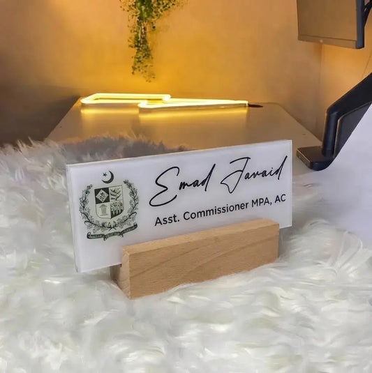 Elegant Desk Plate for Professionals | GT016 GloriousGifts.Pk