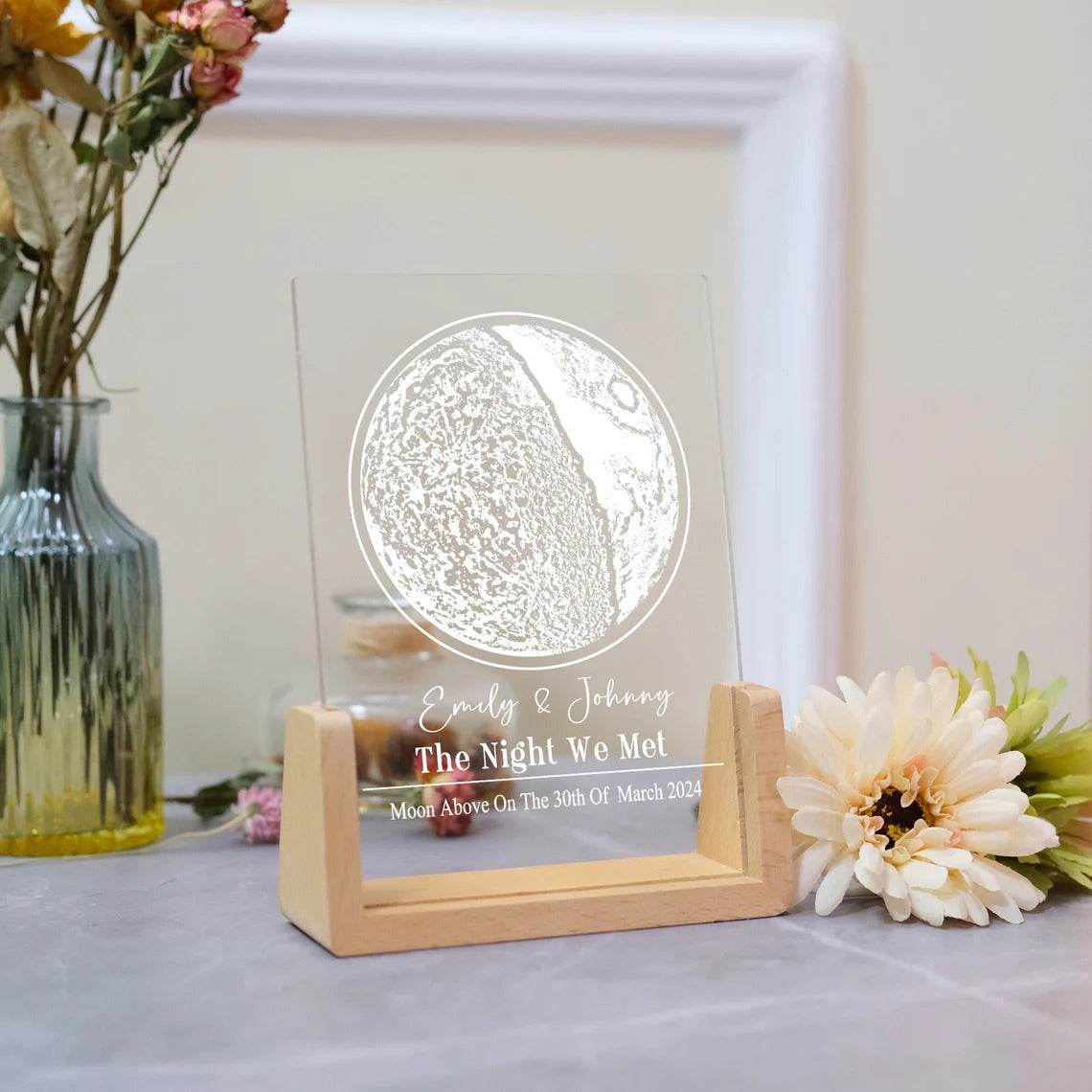 Moon Phase Night Light – Custom Couple Gift |GG004 - GloriousGifts.Pk | Pakistan's 1 Office & Home Decoration Brand