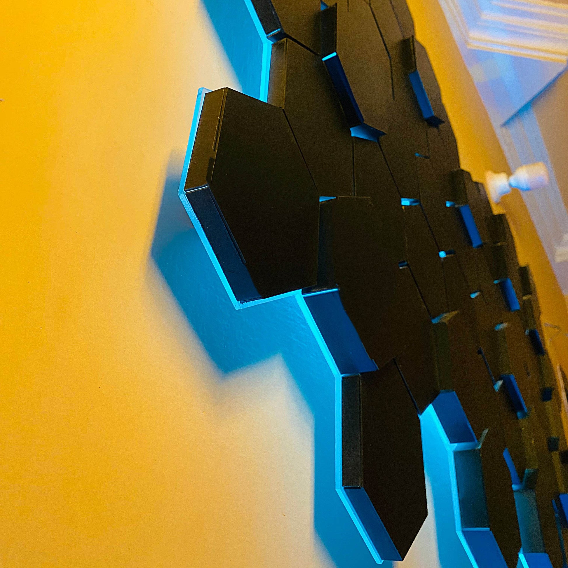 LED HEXAGONE 3D PENAL 16 LIGHTS | GS015 - GloriousGifts.Pk | Pakistan's 1 Office & Home Decoration Brand