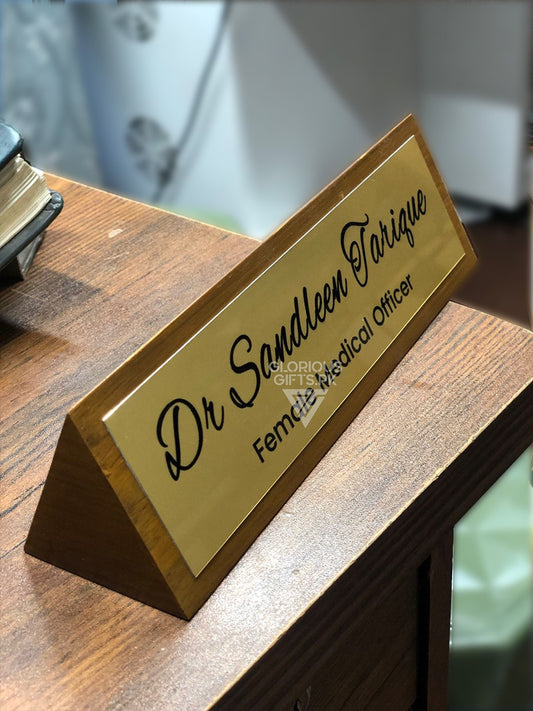 Solid Wooden Triangle Desk plate | GT004