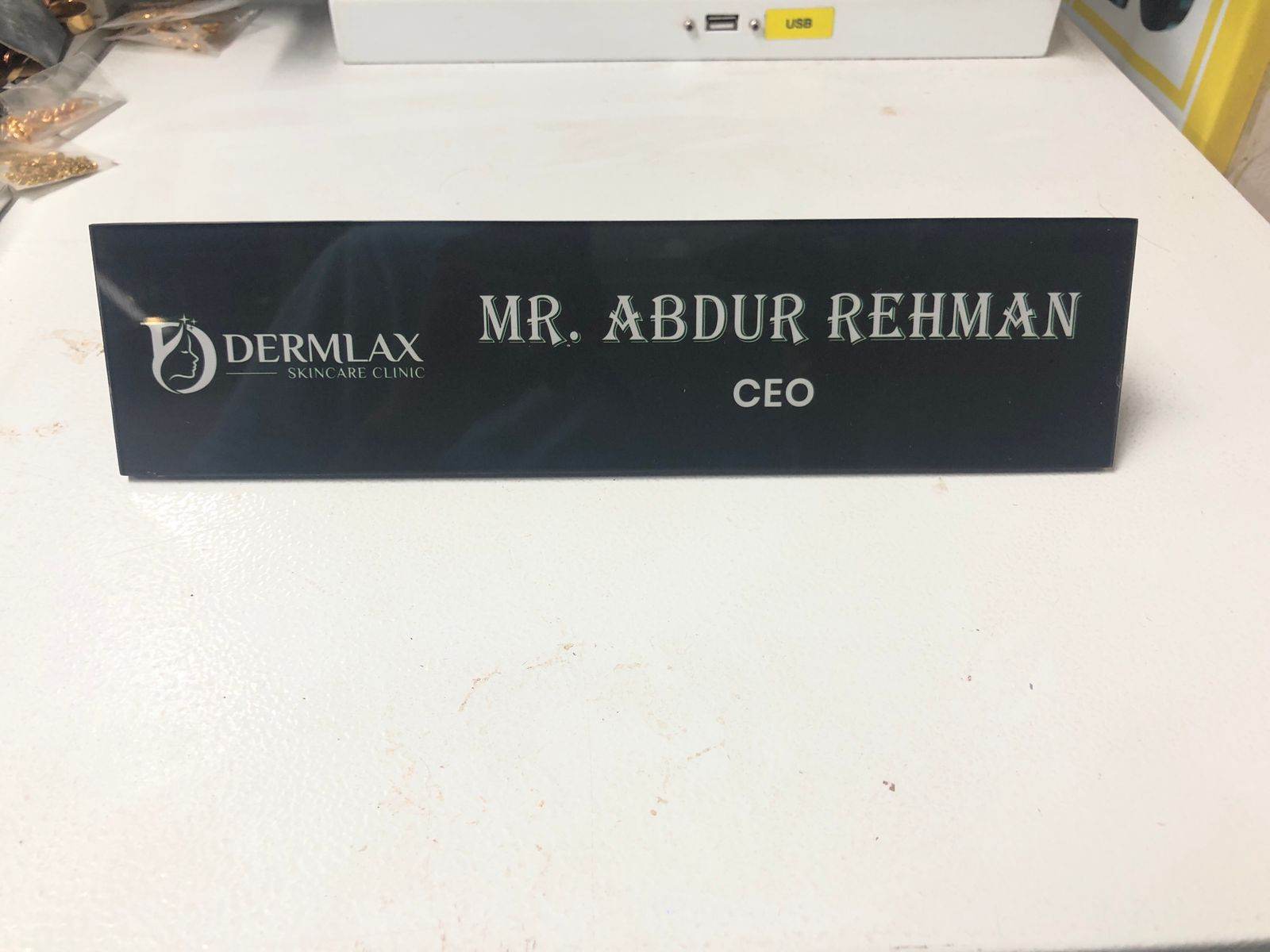 Executive Table Plate | GT013 - GloriousGifts.Pk | Pakistan's 1 Office & Home Decoration Brand