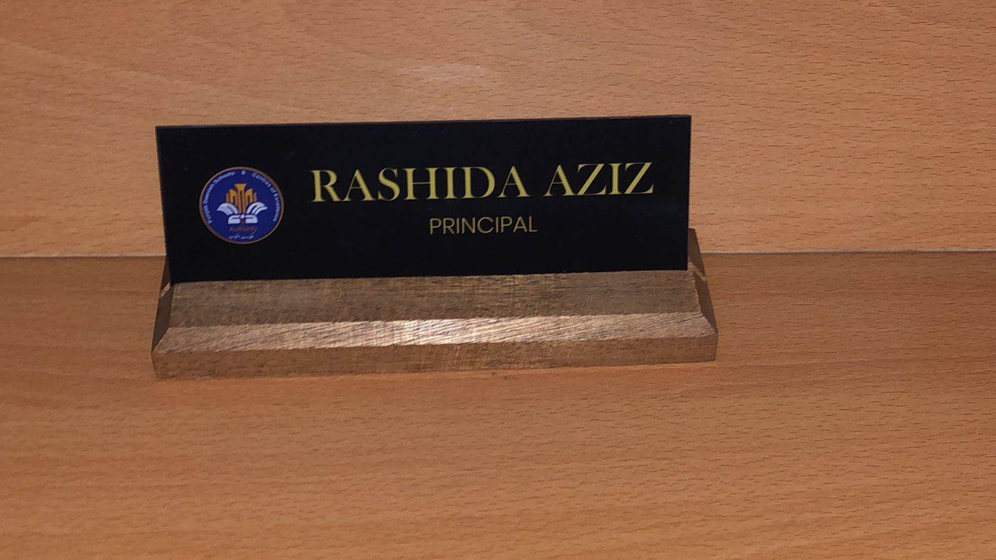 Classic Desk Plate Exclusive | GT005 - GloriousGifts.Pk | Pakistan's 1 Office & Home Decoration Brand