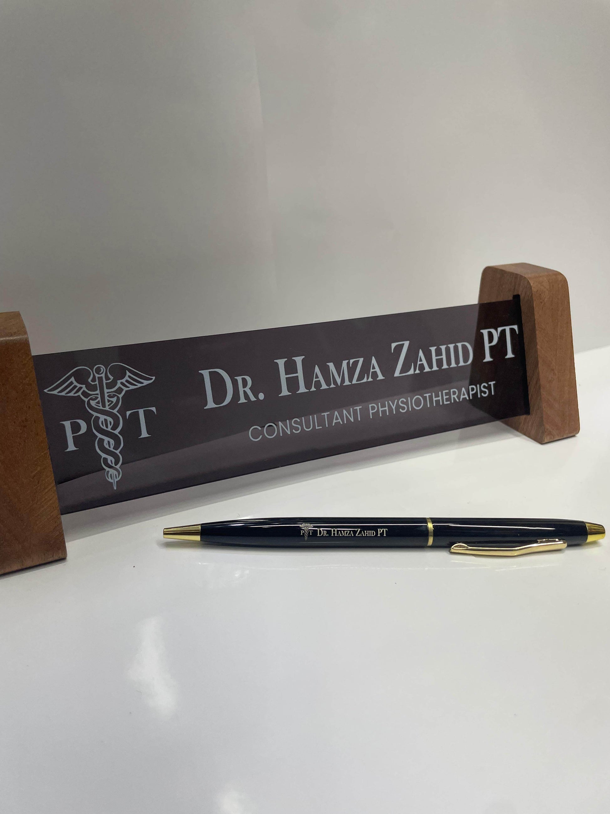 Transparent Acrylic Desk Plate | GT002 - GloriousGifts.Pk | Pakistan's 1 Office & Home Decoration Brand