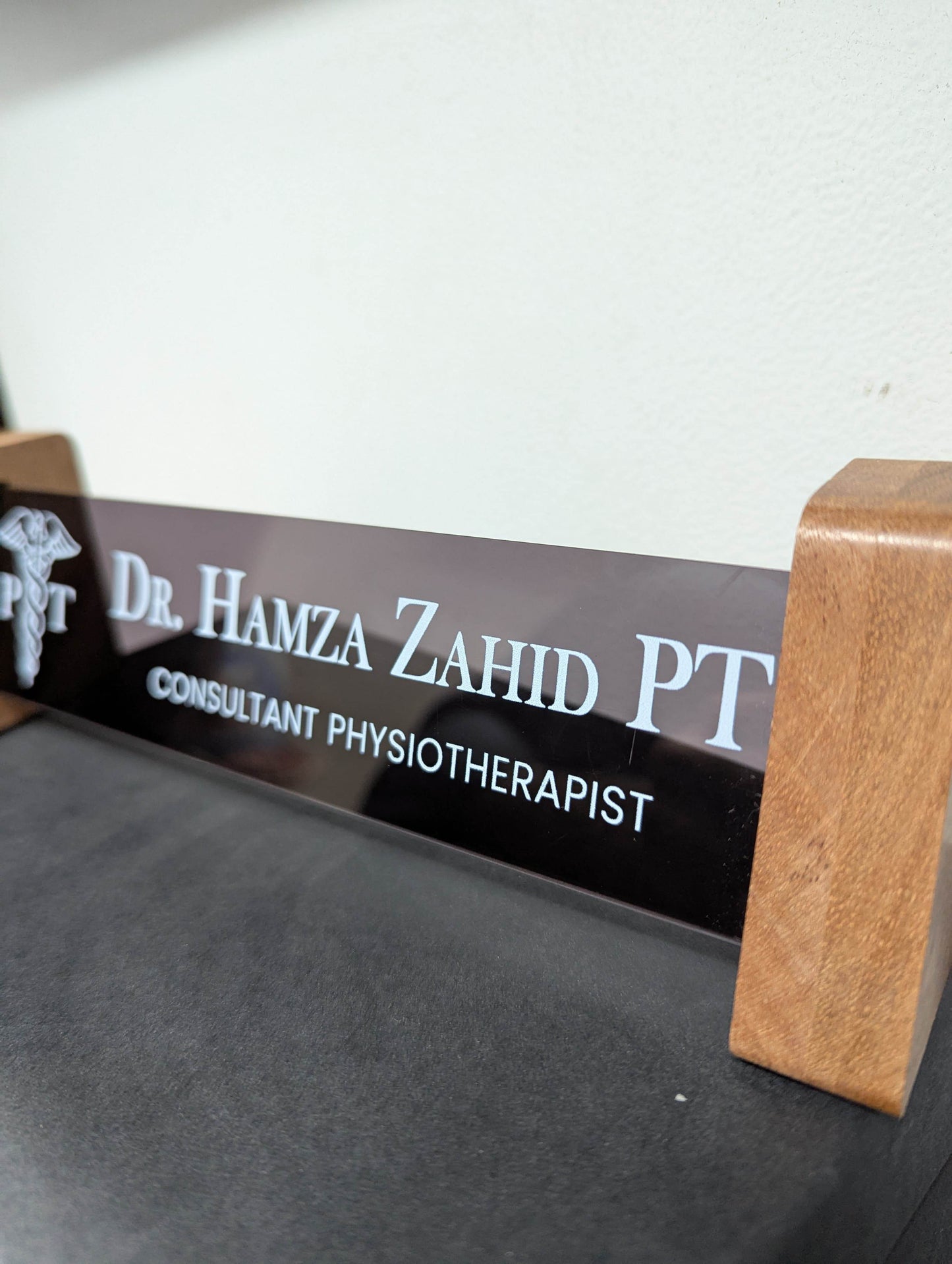 Transparent Acrylic Desk Plate | GT002 - GloriousGifts.Pk | Pakistan's 1 Office & Home Decoration Brand