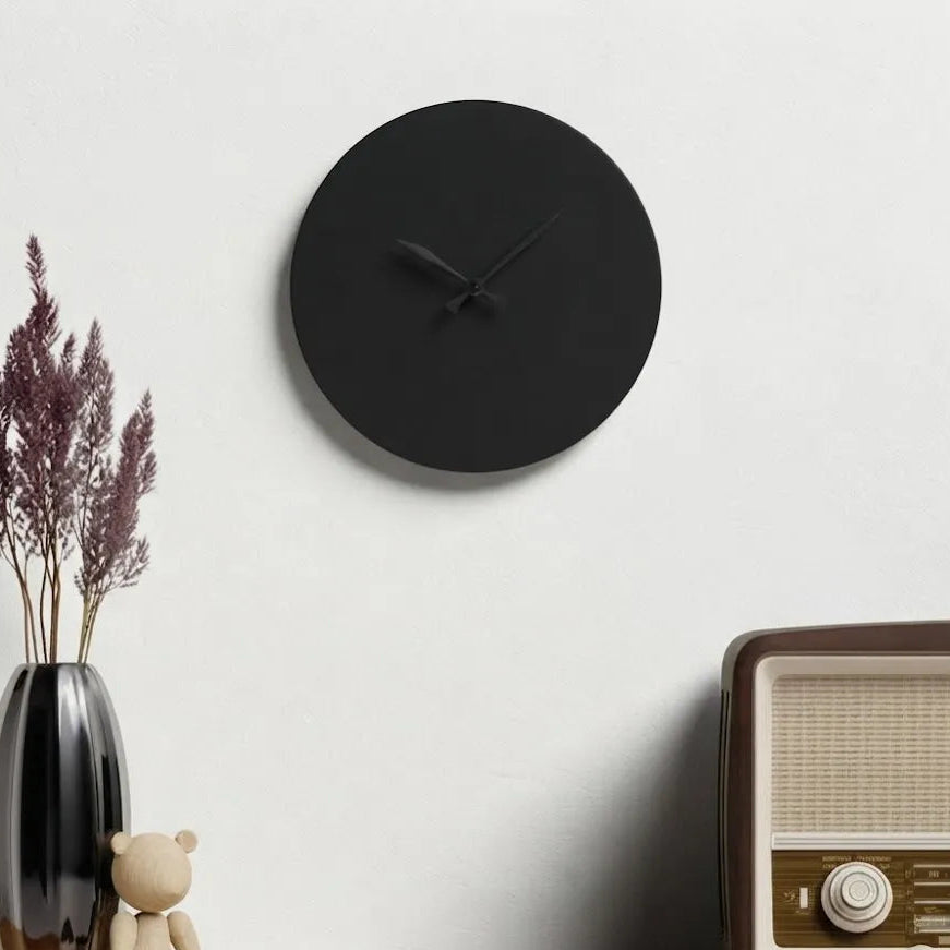 Simple Black Round Wooden Clock | GC012 - GloriousGifts.Pk | Pakistan's 1 Office & Home Decoration Brand